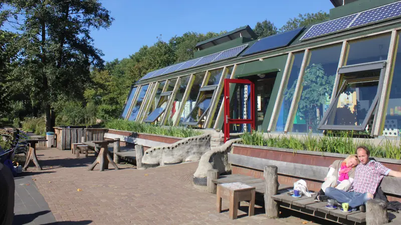 Earthship w holenderskim Zwolle