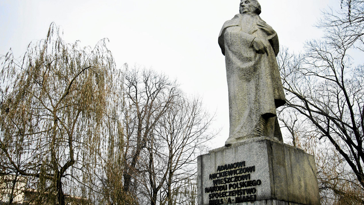 24 grudnia 1798 roku, dokładnie 215 lat temu, urodził się Adam Mickiewicz, uważany za jednego z największych polskich poetów.