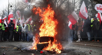 Kolejne grupy dołączyły do protestujących rolników. "Zobaczycie jak płonie Warszawa"