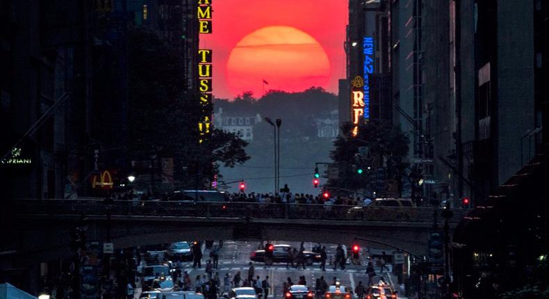 A Manhattanhenge sunset in May 2013.