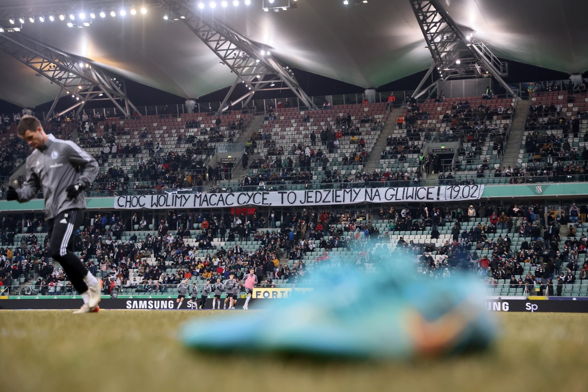 Kibice Legii Warszawa podczas meczu 20. kolejki piłkarskiej Ekstraklasy z Cracovią