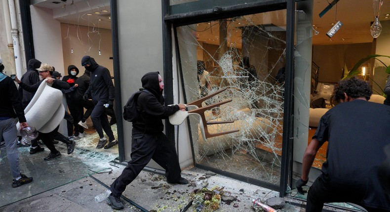 France is aflame as looters attack luxury stores, groceries, and ...