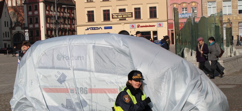 Uwaga! Oto nowy, japoński radiowóz straży miejskiej!