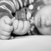 Szörnyű tragédia: a háziorvos karjában halt meg az egy éves kisfiú
