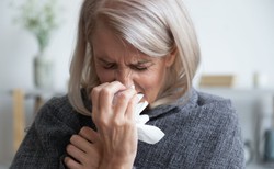 Osoby z COVID-19 najbardziej zakażają w ciągu 5 dni od pierwszych objawów