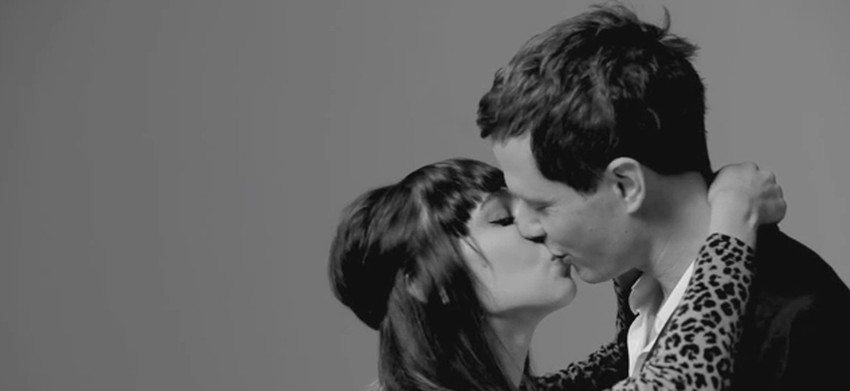 Uputstvo je bilo jednostavno: "Poljubite se!"