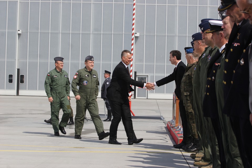 POWIDZ WOJSKO OSTATNI SAMOLOT C-130 E HERCULES