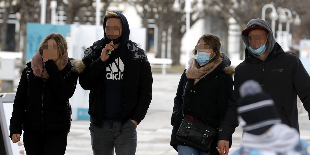 Mandaty za brak maseczki są już zgodne z prawem