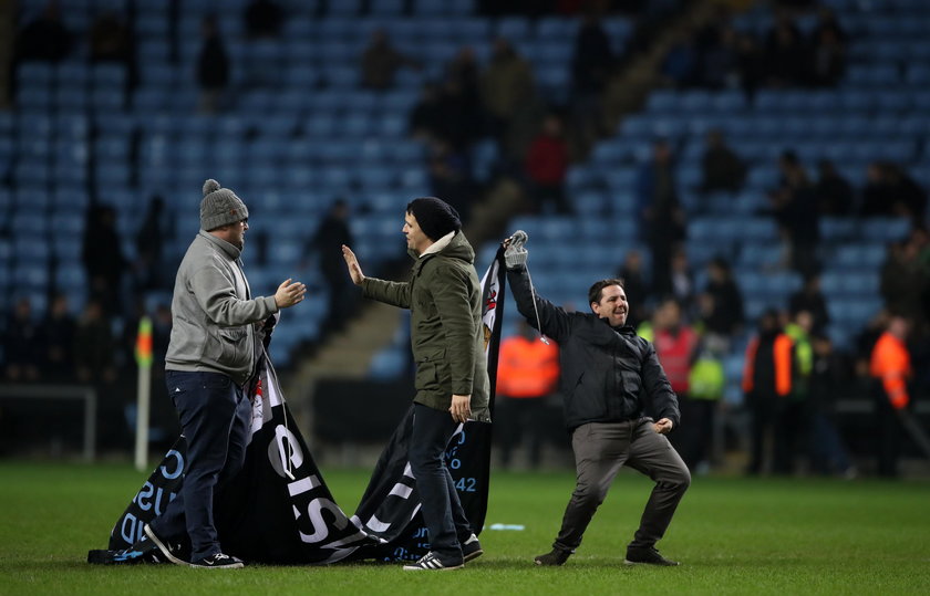 Protest kibiców na meczu Coventry City. Szturmowali boisko!