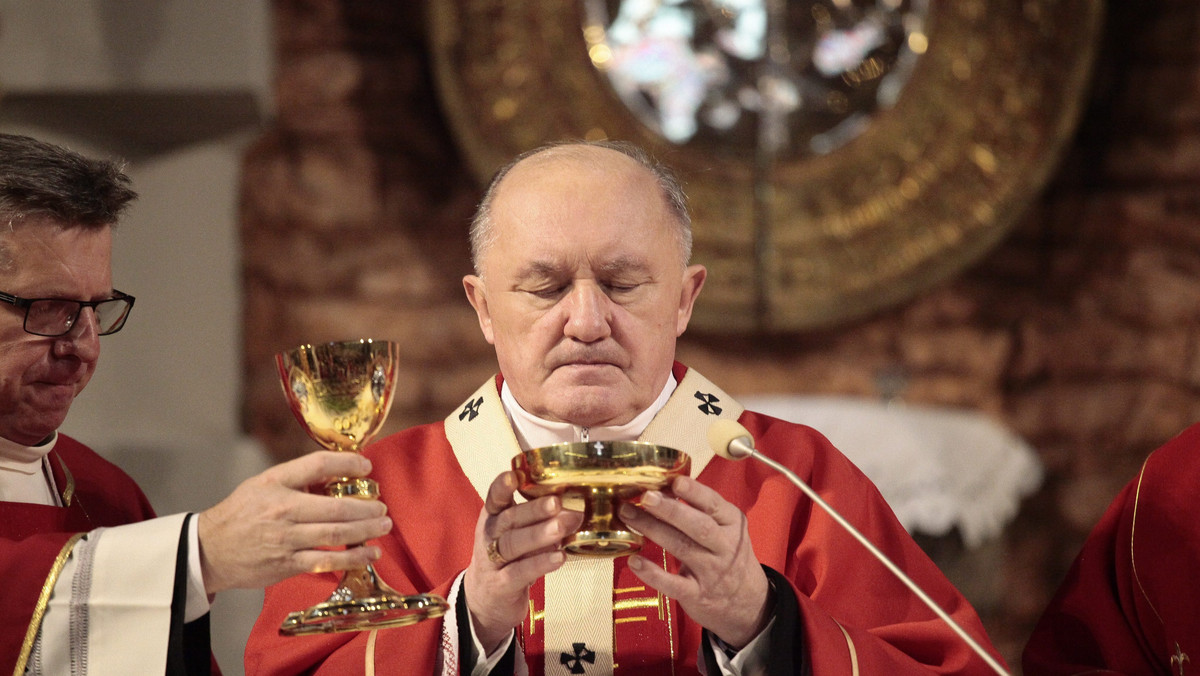 Procesje z Najświętszym Sakramentem, odbywające się w uroczystość Bożego Ciała, są publicznym wyznaniem wiary - powiedział metropolita warszawski kard. Kazimierz Nycz.
