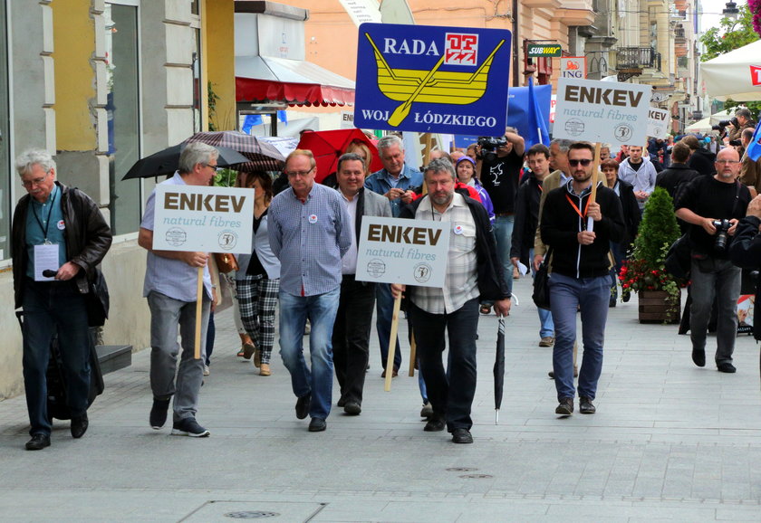 Pracownicy firmy Enkev protestowali pod urzędem miasta