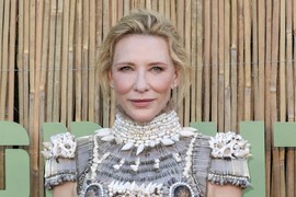 Kejt Blanšet juče RASPAMETILA LONDON KORSETOM  "VENERA IZ HAOSA": Izgleda kao MORSKA SIRENA u avangardnoj kreaciji koja zaslužuje pet modnih Oskara