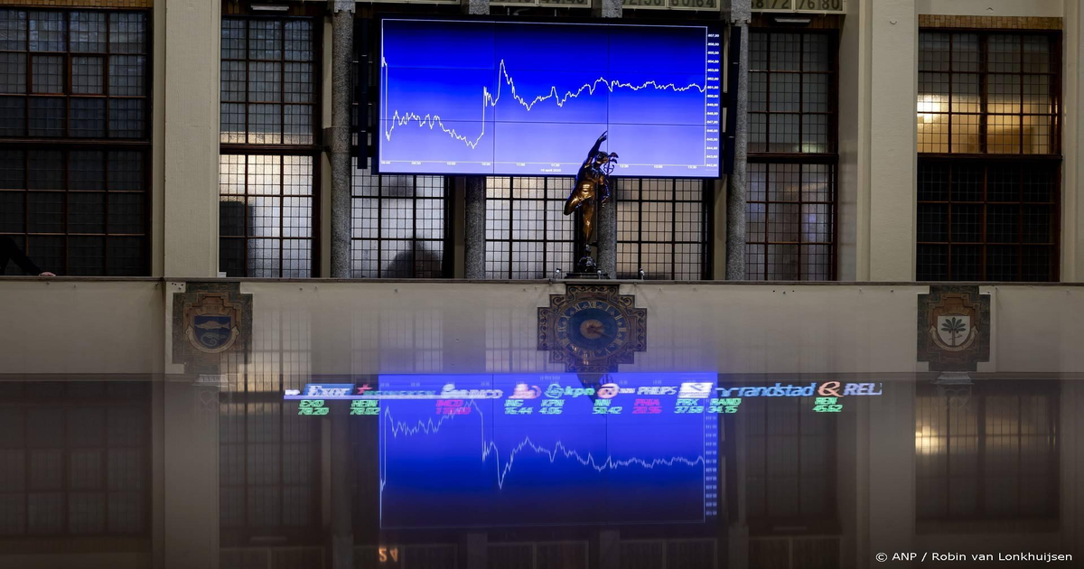 AEX sluit lager door ASML-koersdaling van 2,6 процента