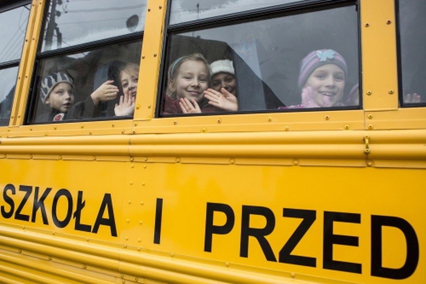 Uczniowie szkoły podstawowej nr 29 w Gdańsku mają nowy autobus. To amerykański School Bus