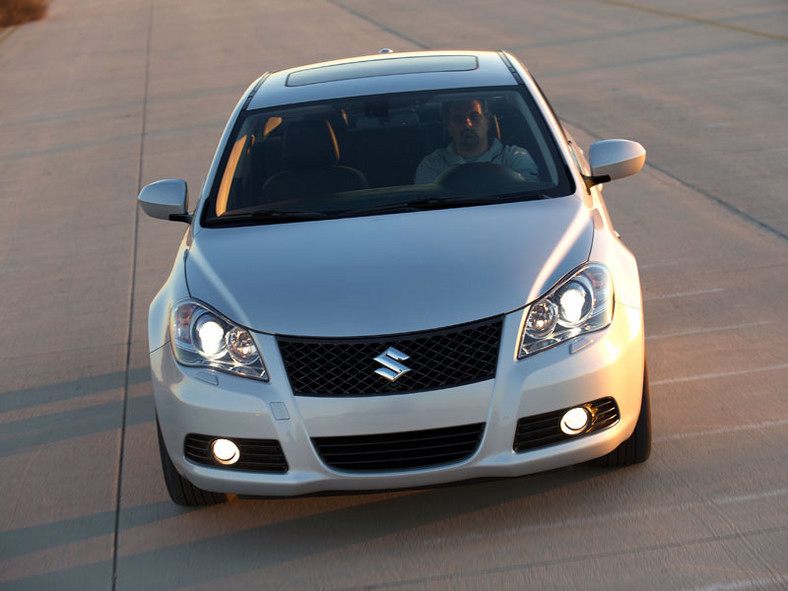 Tokio 2009:  Suzuki Kizashi będzie sprzedawane najpierw w Japonii