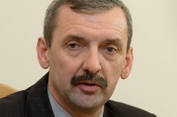 Broniarz o reformie szkolnictwa: Treści programowe są ważniejsze niż konstrukcja ustroju szkolnego