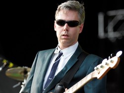 Red Hot Chili Peppers i Coldplay składają hołd Adamowi Yauchowi