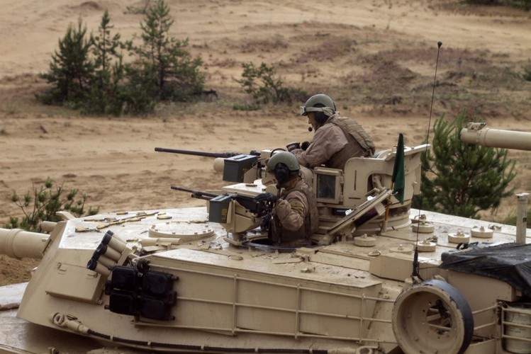 Państwa uczestniczące w ćwiczeniach Saber Strike: Estonia, Litwa i Łotwa, a także Dania, Finlandia, Francja, Niemcy, Luksemburg, Norwegia, Polska, Słowenia, Wielka Brytania i Stany Zjednoczone.

<br><br>  Fot. EPA / Valda Kalnina DOSTAWCA: PAP / EPA.