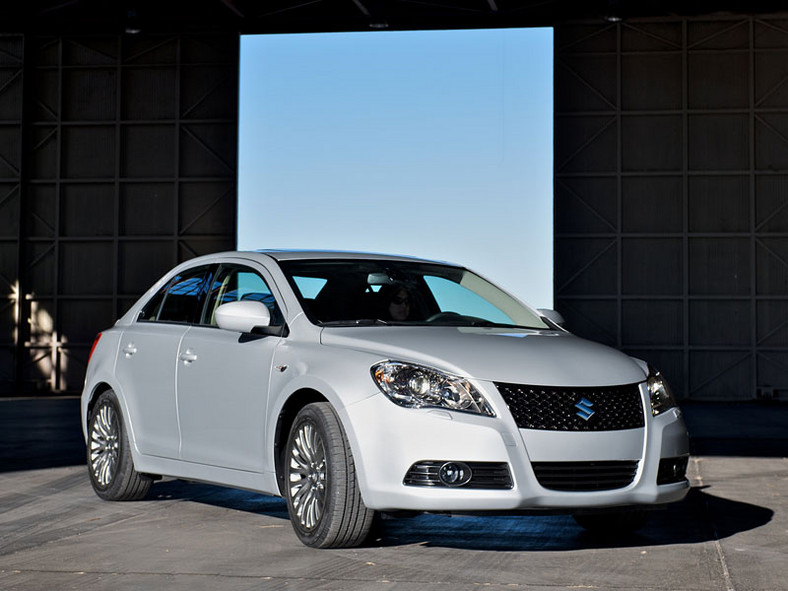 Tokio 2009:  Suzuki Kizashi będzie sprzedawane najpierw w Japonii