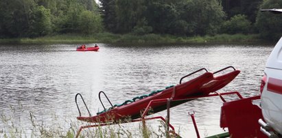 Rzeczy 17-latka porzucone na brzegu zalewu w Zamościu. Szukają go od piątku