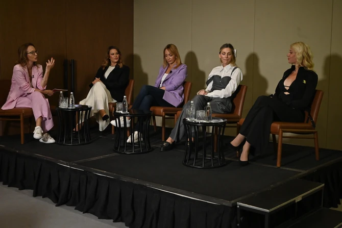 Panel Summer Glow Up