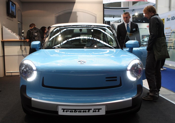 Dzięki otwarciu granic mieszkańcy wschodnich Niemiec mogli kupować używane samochody zagraniczne i popyt na trabanty spadł. Linię produkcyjną zamknięto w 1991, a fabryka w Zwickau została sprzedana koncernowi Volkswagena. W 2007 firma Herpa, która jest właścicielem marki, przedstawiła nowy model o nazwie NewTrabi. W 2009 roku zaprezentowano trabanta w wersji nT wyposażony w silnik elektryczny.