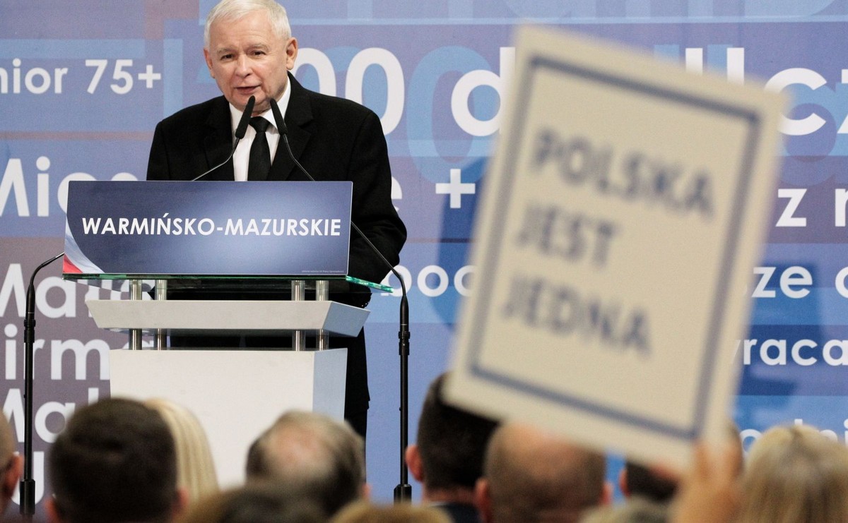 "Patrząc na Sejm widać, że to podkupywanie nie idzie tak łatwo, a stare partie są dużo bardziej stabilne niż kiedyś."