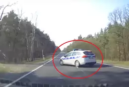 Kierowca wjechał w radiowóz skręcający w lewo. Kto został uznany za winnego?