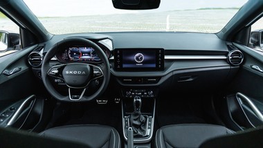 nowa skoda już na rynku. ma silnik 1.5, jest szybka i wygodna. cena?