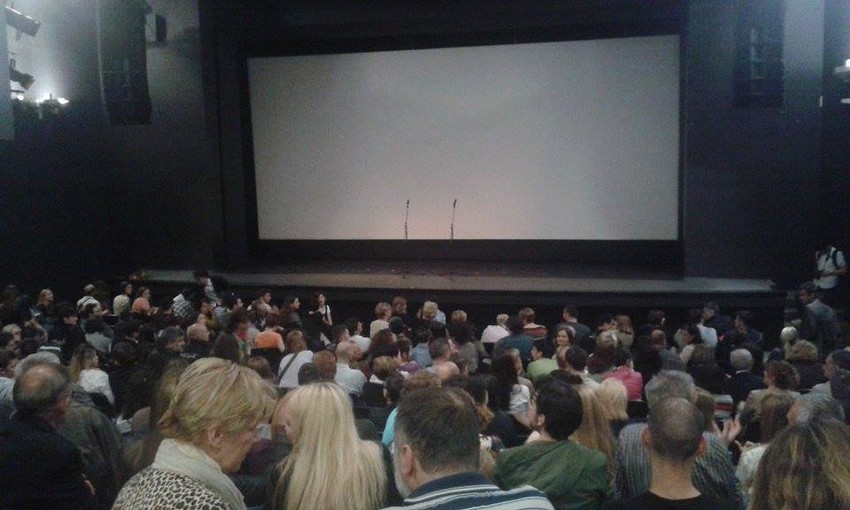 Prepuna bioskopska sala Doma omladine