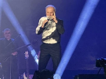 "DINO LOPOVE!" Dinu Merlinu PUBLIKA PREKINULA GOVOR na sarajevskom stadionu - On nemo posmatrao sa bine! (VIDEO)