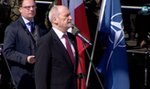 Antoni Macierewicz powitał żołnierzy NATO w nietypowy sposób