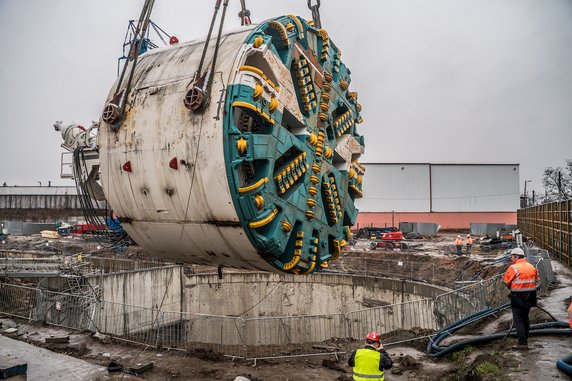 Łódź: kolejarze drążą tunel. Tak będą wyglądać nowe stacje