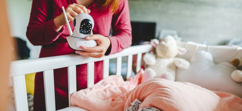 Dziecko pod elektronicznym nadzorem. Specjaliści wyjaśniają, czy to ma sens