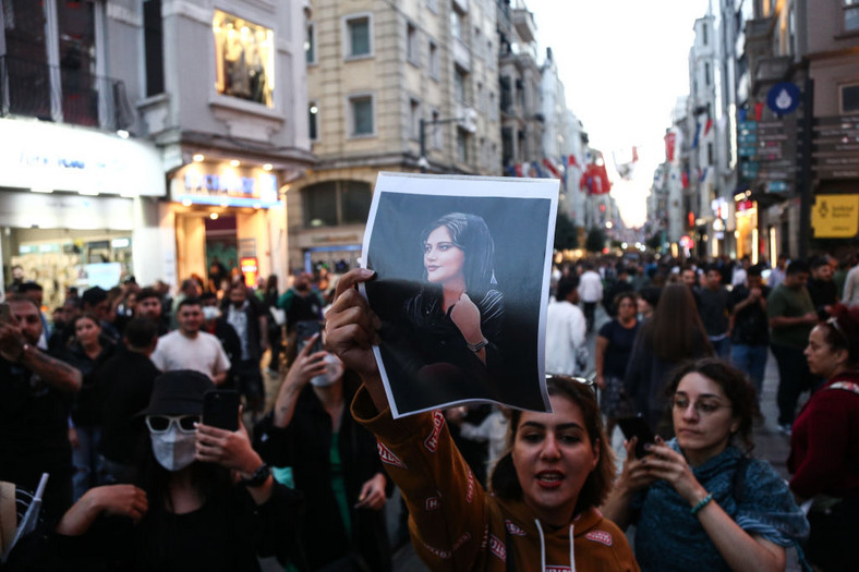 Protesty w Stambule po śmierci 22-letniej Iranki, 20 września 2022 r.