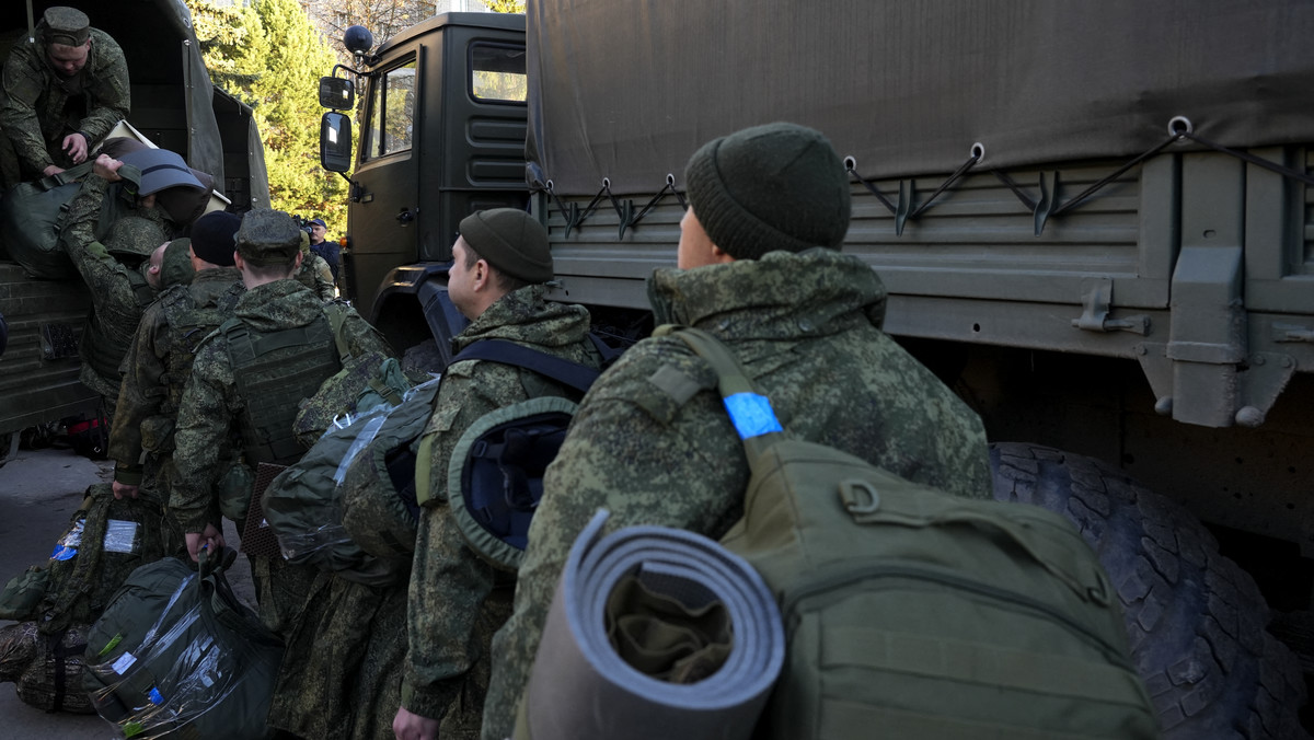 Łapanki na ulicach i w internatach. Rosjanie nie chcą służyć w armii Putina