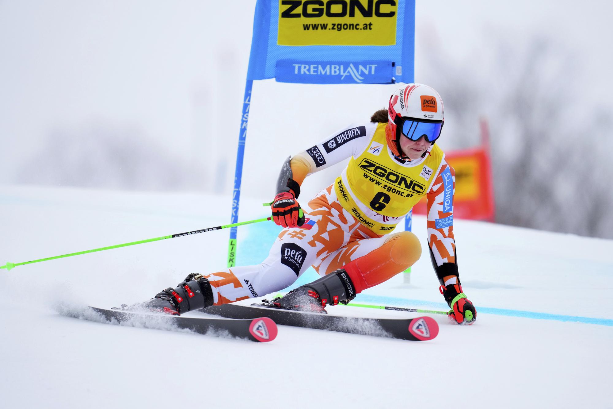 Slovenská lyžiarka Petra Vlhová v obrovskom slalome Svetového pohára v kanadskom stredisku Tremblant.
