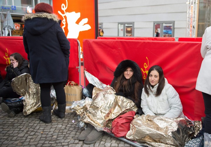 Fani oczekujący na premierę filmu 'Pięćdziesiąt twarzy Greya'