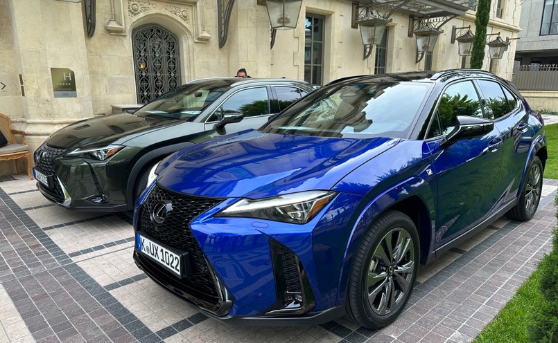 Nowy Lexus UX 300h