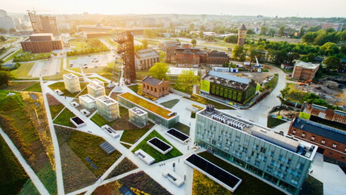 Fotografie prezentujące wszystkie etapy budowy nowej siedziby Muzeum Śląskiego, która powstała na terenach po dawnej kopalni Katowice, można oglądać od soboty na wystawie "Muzeum kopalnią znaczeń".