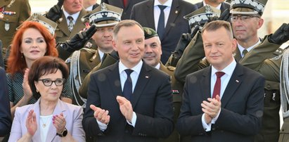 Błaszczak na koniec kadencji sięga po kasę. Wielkie pieniądze na nagrody