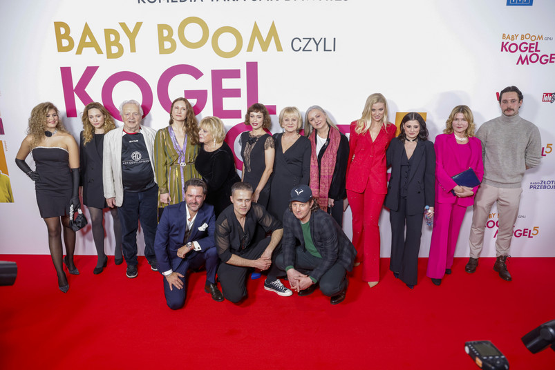 Ekipa filmu "Baby boom czyli Kogel Mogel 5" podczas uroczystej premiery filmu.