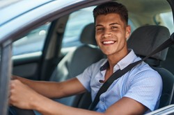 Polisy OC kierowców znów w górę. Średnio trzeba zapłacić już ponad 700 złotych, co dalej