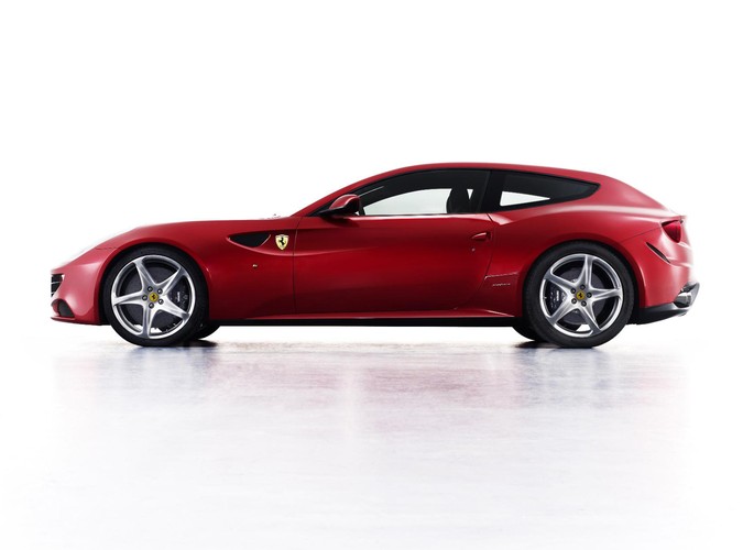 Oto ferrari FF - ferrari four - jeszcze nigdy w historii cyfra 4 nie wywołała takich emocji