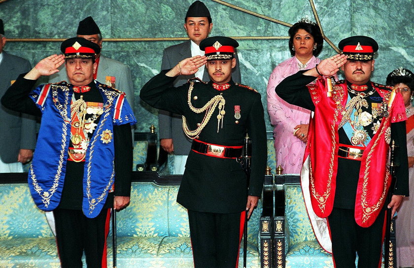 Nepal Zabójstwo Rodziny Królewskiej Książę Dipendra Wymordował Rodzinę