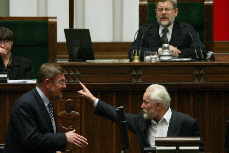 Ostra debata nad prywatyzacją Stoenu, 30 października 2002 roku