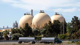 ceny ropy znów podskoczyły. kolejne kraje mogą zostać wciągnięte w wojnę