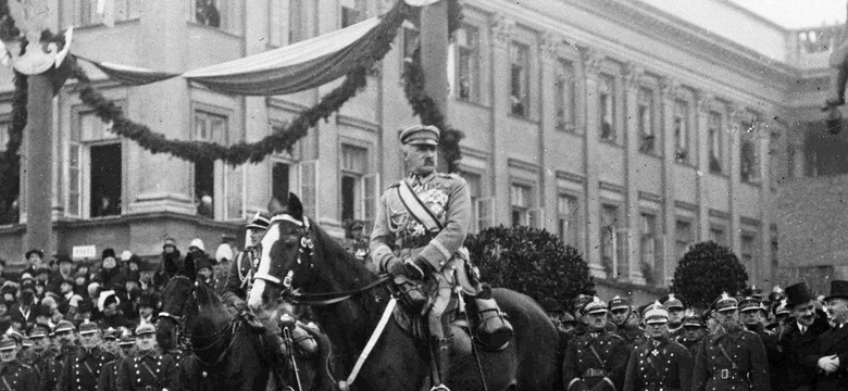 Skandal na Litwie. Grób z sercem Piłsudskiego zbezczeszczony