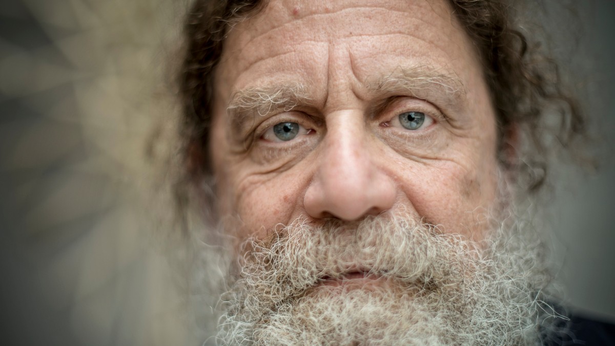 Robert M. Sapolsky, profesor biologii i neurologii na Uniwersytecie Stanforda.