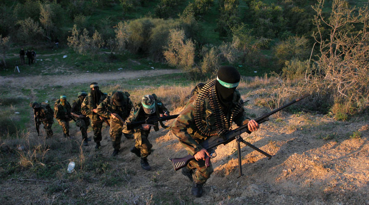A Hamász terroristái 225 túszt tartanak fogva, köztük négy magyarszármazású is van köztük. Két kisgyerekért magyar anyjuk fohászkodik Fotó: Getty Images